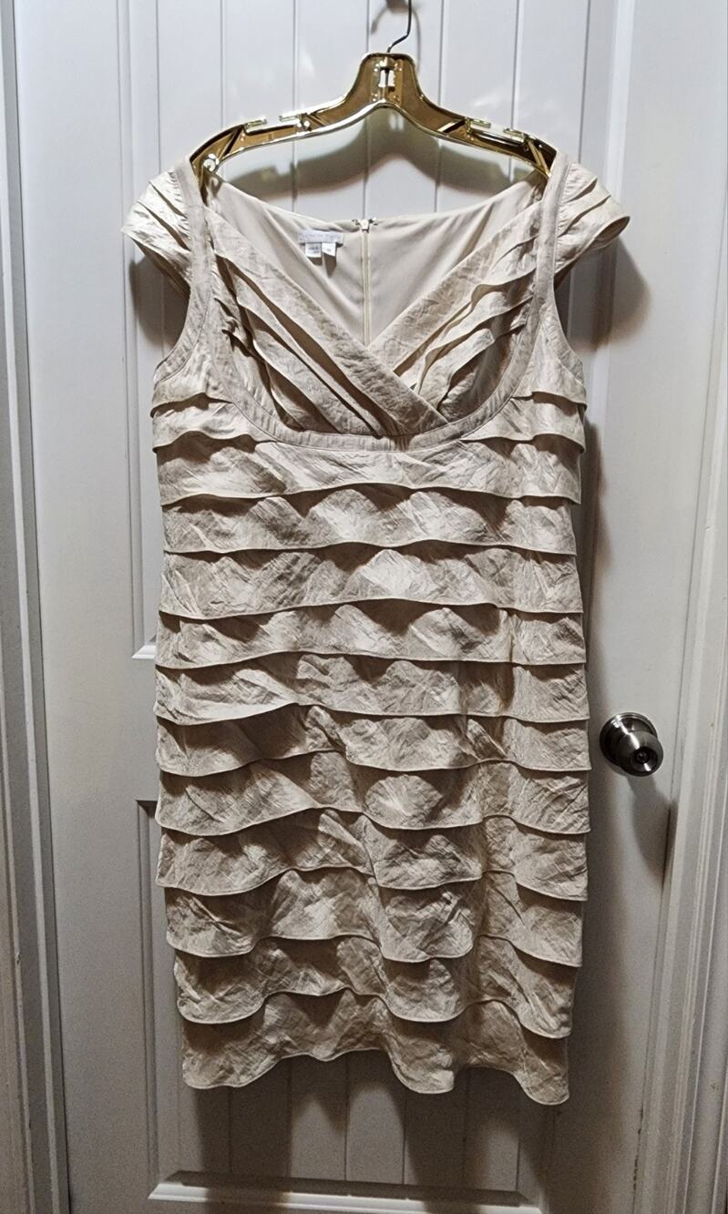 London Times Champagne Ruffle Evening Formal Wedding Cocktail Party Dress Sz. 18
